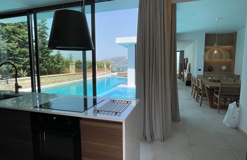 Laganas Villa | 5-Bedroom Superior Villa, Sea view & Swimming pool