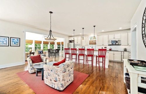 Admiral Estates House | 5-bedroom vacation home just a short walk to Cape May Beach