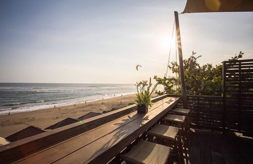 Batu Bolong Villa | 5 Bedroom villa Beachfront with private Pool in Canggu