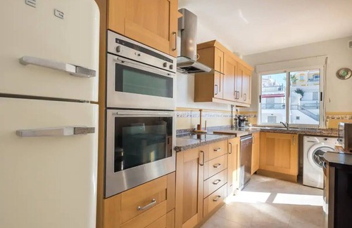 Velez-Malaga Villa | 5 Bedroom villa split into 2 apartments