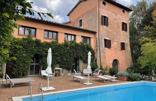 Caprarola Villa | 5 bedroom villa with heated pool and air conditioning set in landscaped garden.