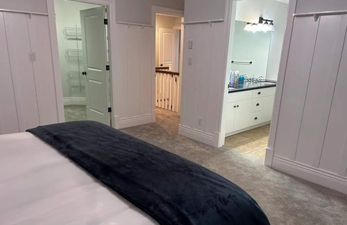 Squamish House | 5 bedroom Villa with View of The Chief walking distance from trails