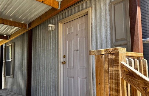 Monahans House | 5 Bedroom Work Trailer
