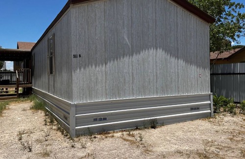 Monahans House | 5 Bedroom Work Trailer