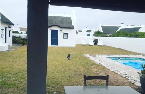 Struisbaai House | 5 Bedroomed Fisherman's Cottage in Struis Bay