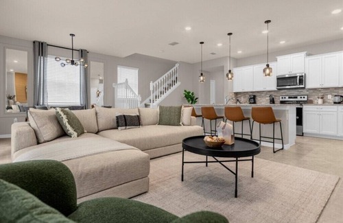 Wellington House | 5 Bedrooms/4.5 Bathrooms/W. Island (4074 LA)