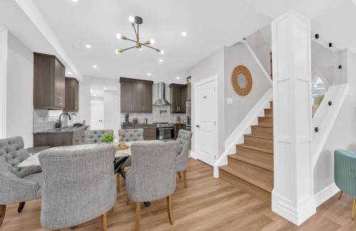 Windsor House | 5 Bedrooms Modern Oasis in Downtown Area
