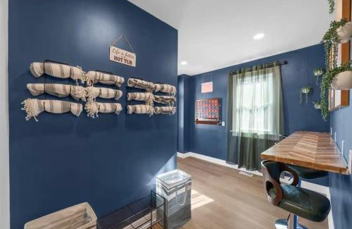 Glen Echo Apartment | 5 Bedrooms Sleeps 14 - Hot Tub - 1 min to Fairgrounds