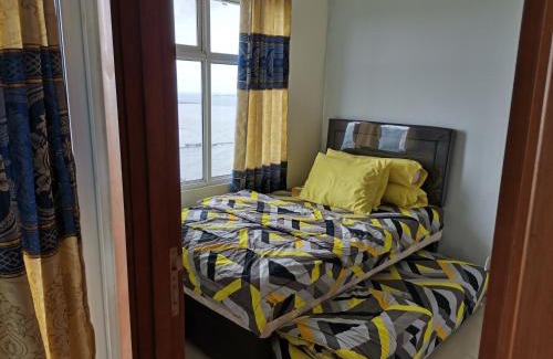 Pluit Apartment | 5 Beds 2 Bedroom Floor 20, Sea View, Fast Internet