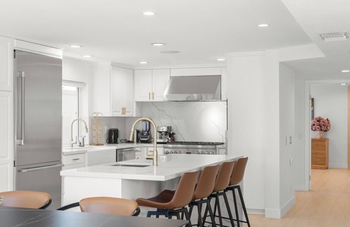 Hollywood Beach House | 5 beds 4 Bedroom 5 bath New Seaside Oasis pool/ping pong table