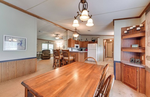 Kingston House | 5 Blocks to Beach Access: Sanders Island Getaway!