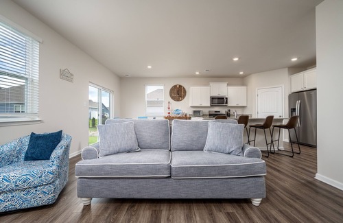 Ocean View House | 5 BR, 3.5 BA HOME- RESORT COMMUNITY OF OCEAN VIEW BEACH CLUB
