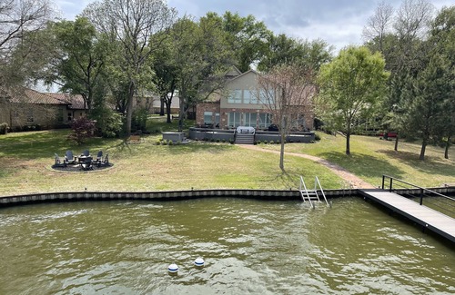 Cedar Creek Reservoir House | 5 BR/4BA OPEN water lake view with Gameroom/hot tub, ready for Family Fun!