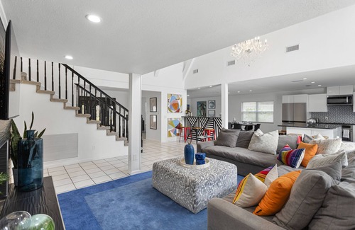 Bayhaven Villa | 5 BR Luxury Beach Villa: Heated Pool & Games Room, Modern Design