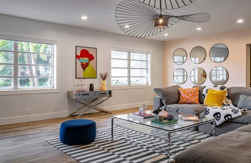 Golden Glades House | 5-BR Miami Home with Large Yard and Playground!