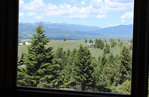 Game Creek House | 5 BR Mountain Home set in the woods near nat. forest - AUGUST 2023 SALE