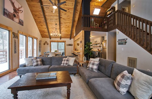 Banner Elk Cabin | 5 BR*On 7 Acres* HUGE Gameroom* Hot Tub* King Bed *10 mins to Sugar Mtn*