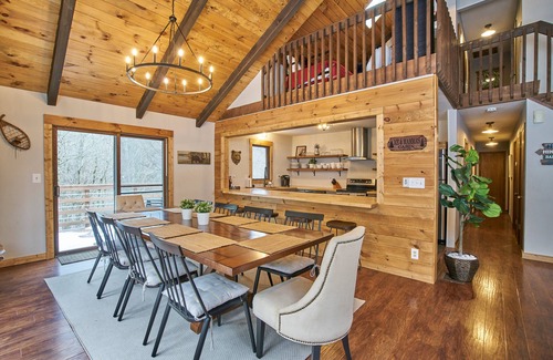 Banner Elk Cabin | 5 BR*On 7 Acres* HUGE Gameroom* Hot Tub* King Bed *10 mins to Sugar Mtn*