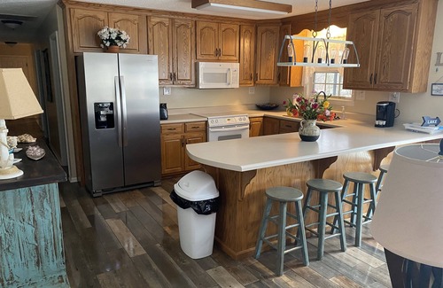 Trimble House | 5 BR Retreat on Beautiful Smith Lake & Close to I-65