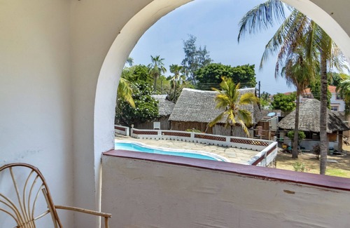 Bamburi Villa | 5 br villa All En-suite with swimming pool 2 mins to the beach in Nyali Mombasa