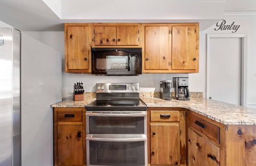 Lake Lure House | 5 BR - Walk to Resort Amenities! Close Mnt Views! Backyard Firepit!