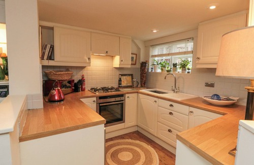 Stokesley Cottage | 5 COLLEGE SQUARE, pet friendly in Stokesley