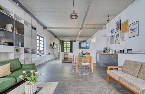 Brussels House | 5/Comenstay.be/Luxury 200m2 Romantic LOFT w/Jacuzzi+Sauna+GameRoom+Terrace