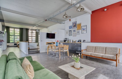 Brussels House | 5/Comenstay.be/Luxury 200m2 Romantic LOFT w/Jacuzzi+Sauna+GameRoom+Terrace
