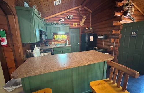 Afton Cabin | 5 Elk Lodge ROMANTIC Log Cabin in the woods. Hot Tub & Wood Burning Fire Place.