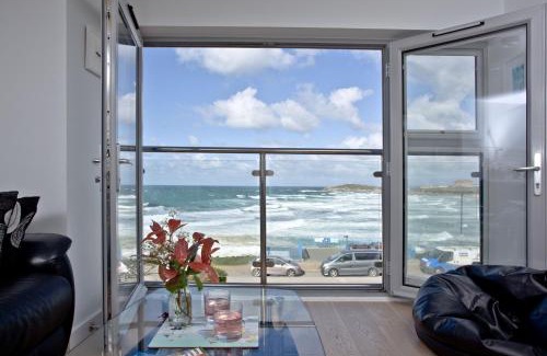 Newquay Apartment | 5 Fistral Beach, Newquay