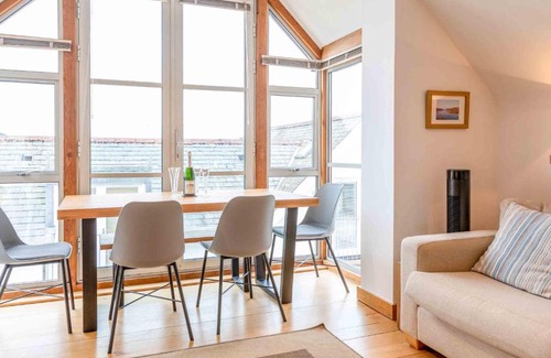 Salcombe House | 5 Harbour Yard