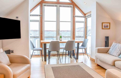 Salcombe House | 5 Harbour Yard