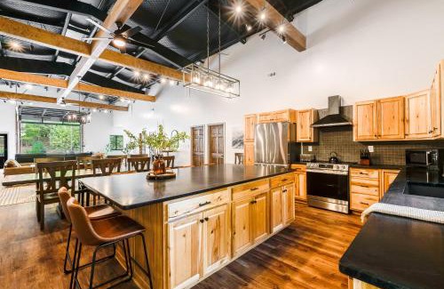 Nellysford House | 5 King Beds - Sleeps 18 - Game Room - Brew Trail