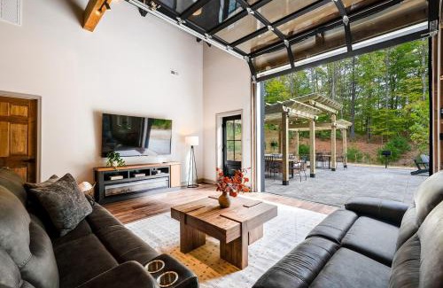 Nellysford House | 5 King Beds - Sleeps 18 - Game Room - Brew Trail