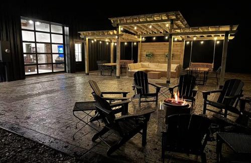 Nellysford House | 5 King Beds - Sleeps 18 - Game Room - Brew Trail
