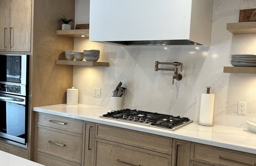 Grand Bend Cottage | 5* Lavish Home in Grand Bend where the Sunsets are Breathtaking