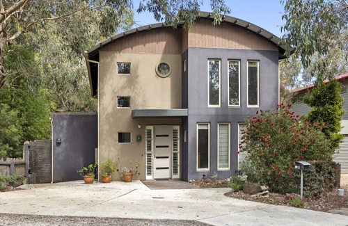 Anglesea House | 5 Lorettas Way Summar