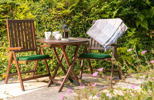 Carnon Downs Cottage | 5* Luxurious 1 bed self-catering cottage, 20mins from North&South Cornish coasts