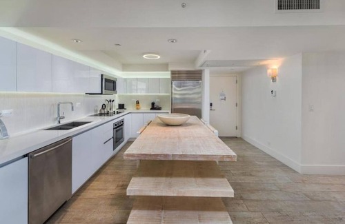 South Beach Condo | 5* Luxury Resort Suite Oceanfront Condo Suite