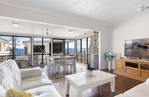 Kings Beach House | 5 Margaret St Kings Beach QLD
