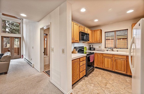 Incline Village Condo | 5 McCloud - Bright and Quaint Living