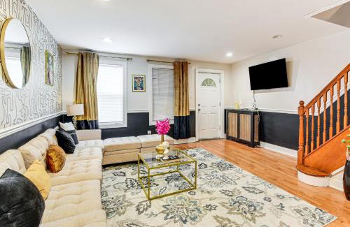 Primos Secane House | 5 Mi to Center City Townhome in Elmwood Park