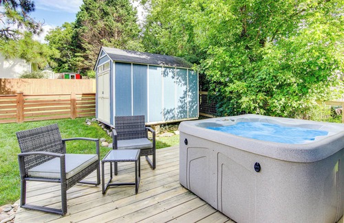 Oakley House | 5 Mi to Dtwn: Asheville Home w/Hot Tub