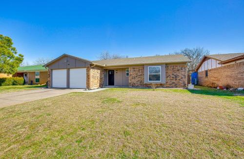 Haltom City House | 5 Mi to Fort Worth Stockyards Home with Yard!