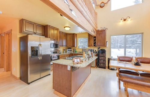 Cohoe House | 5 Mi to Kasilof River: Forest-View Retreat w/Deck