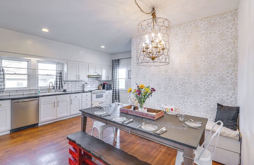 Hillsboro House | 5 Mi to Marion Reservoir: Wizard of Oz-Themed Home