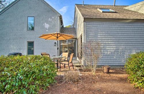 Mews Village Apartment | 5 Mi to Mashpee Commons Coastal Mashpee Condo