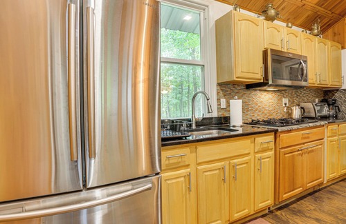 Mongaup Valley Cabin | 5 Mi to Monticello Raceway: Cabin Near Shops
