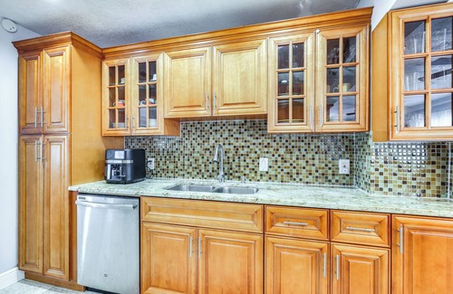 Sunrise House | 5 Mi to Sawgrass Mills: Family Retreat in Sunrise!