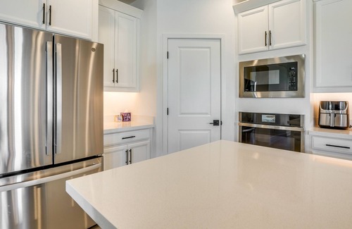 Glendale House | 5 Mi to Westgate: Newly Built Glendale Home